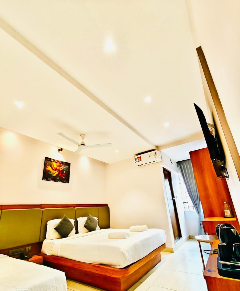 Hotel Emora Keys, 500 Mtrs From Madikeri Fort Hotel in Madikeri