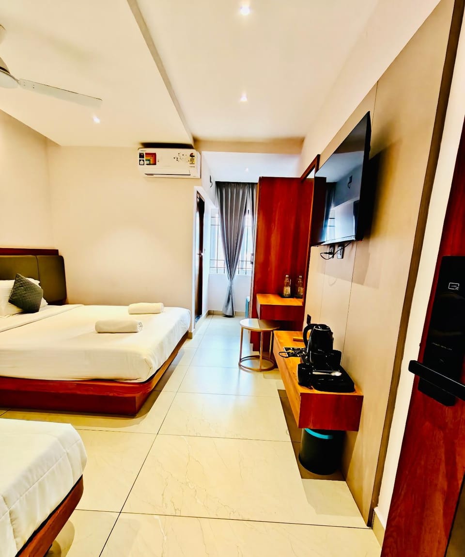 Hotel Emora Keys, 500 Mtrs From Madikeri Fort Hotel in Madikeri