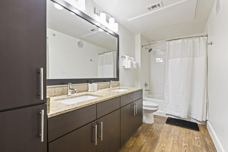 Great for Children 2 bedroom with Bunk Beds Apartment in The Colony