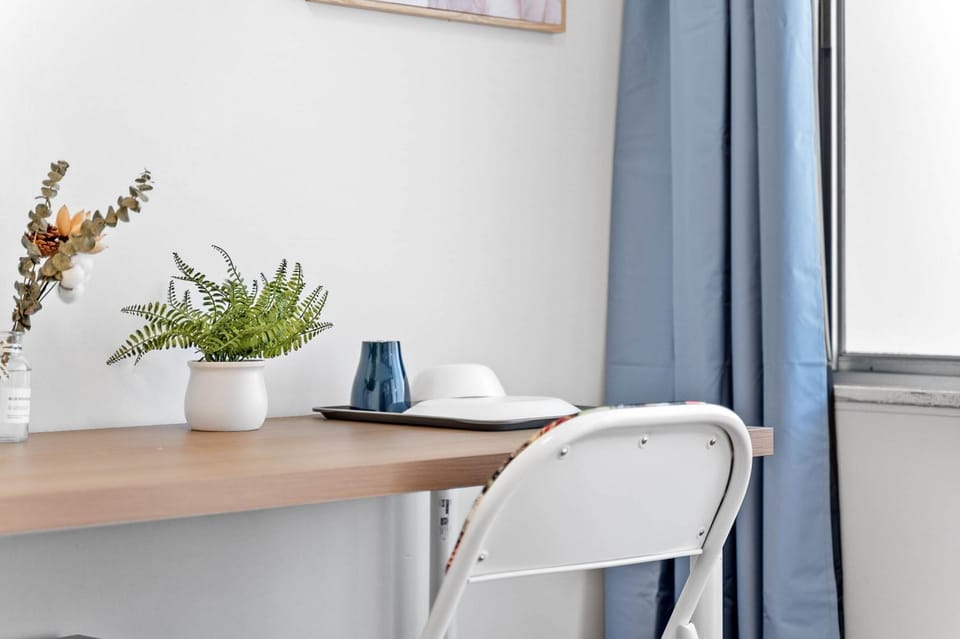 Courtyard Single Room - Serene Spot At Peakhurst - Shared Bathroom Bed and Breakfast in Sydney