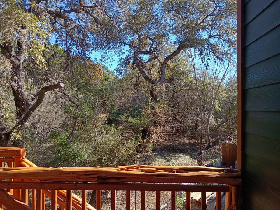 Hill Country Hi View Landing Villa in Lakehills