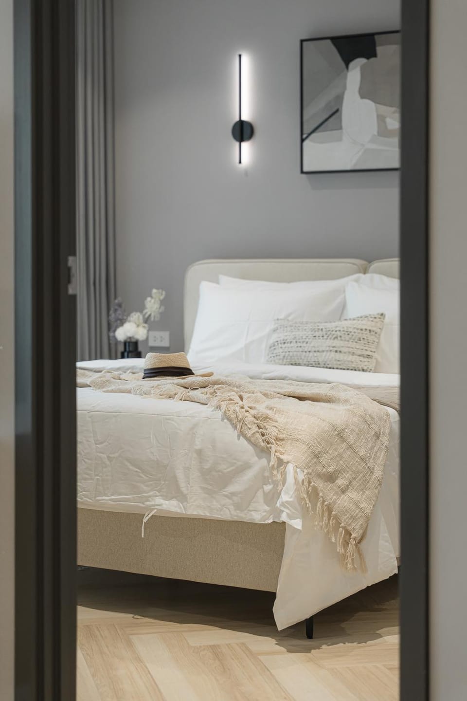 Bed, Photo of the whole room, Bedroom