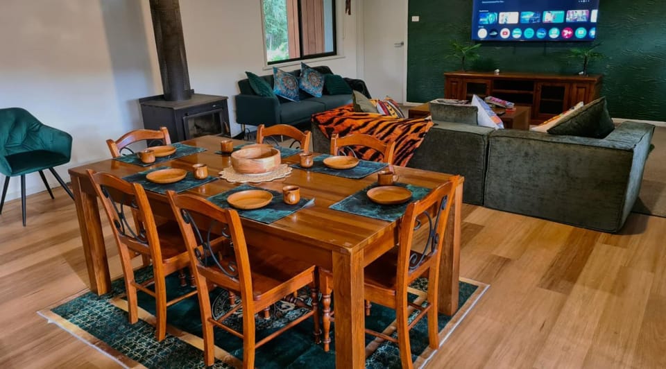Don Valley Forest Escape Private Off Grid Stay House in Victoria