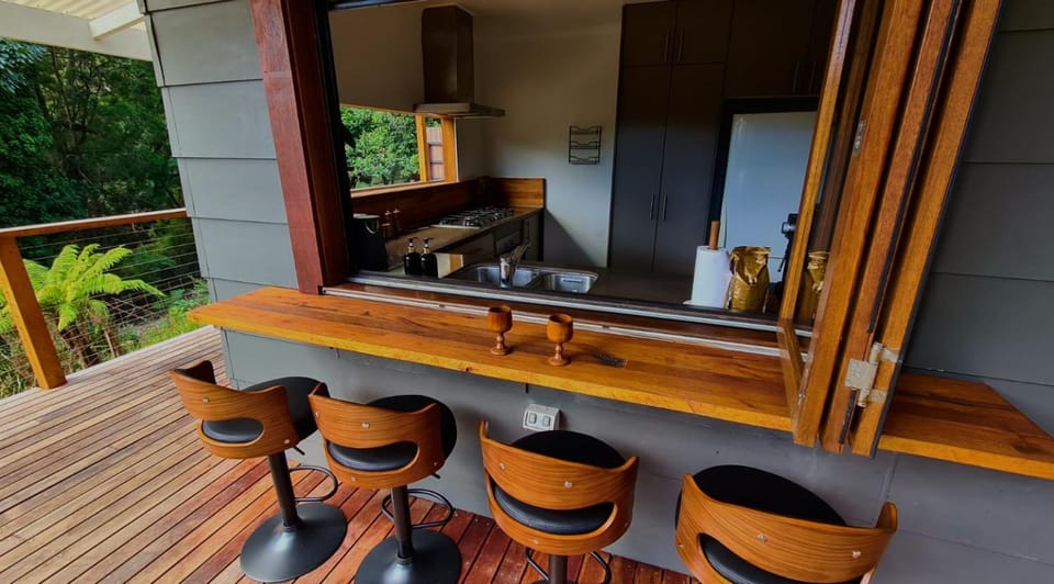 Don Valley Forest Escape Private Off Grid Stay House in Victoria