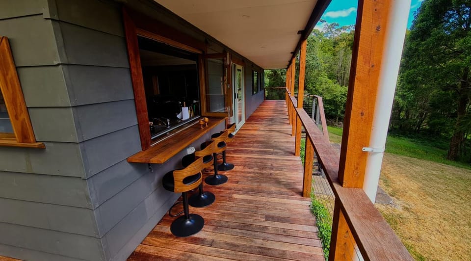 Don Valley Forest Escape Private Off Grid Stay House in Victoria