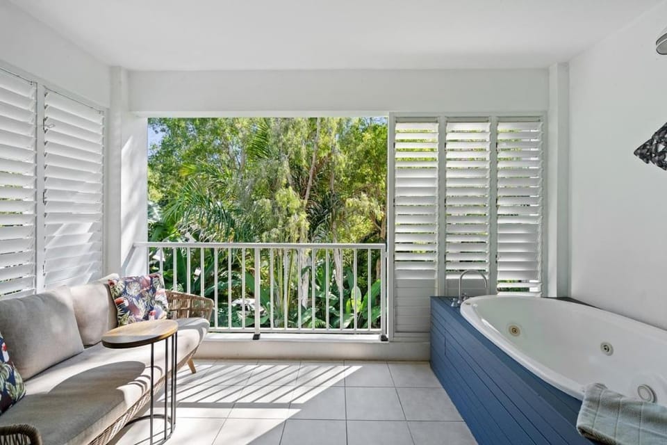 Hot Tub, Balcony/Terrace, Seating area