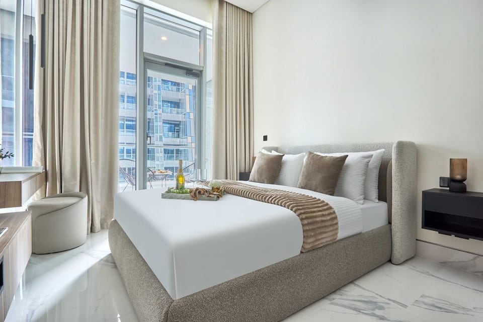Bed, Living room