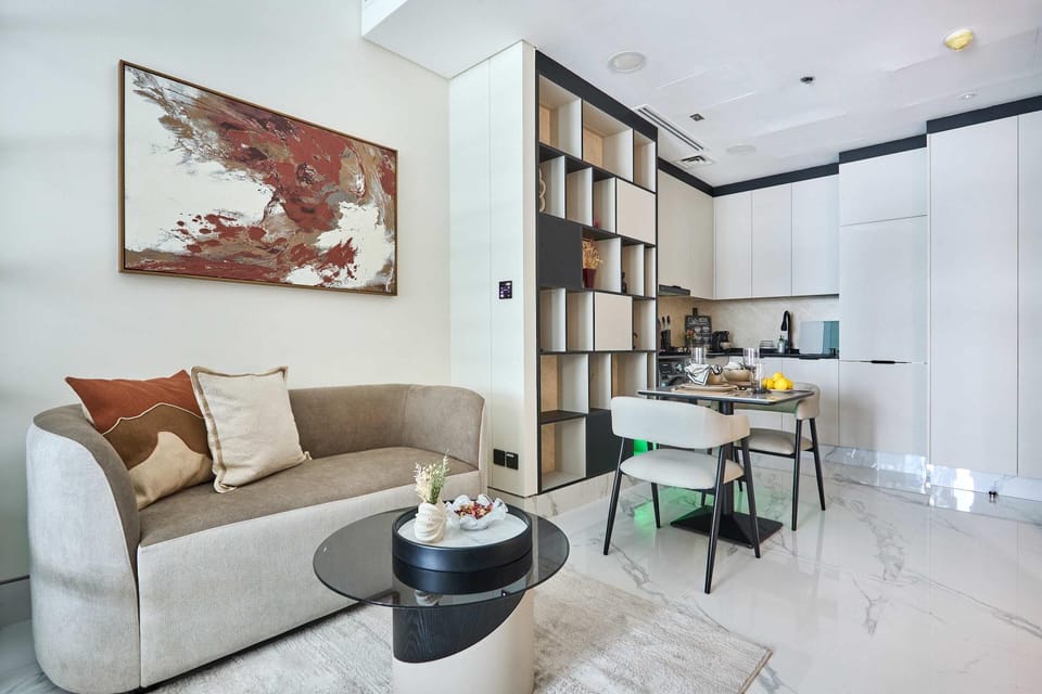 Kitchen or kitchenette, Living room, Seating area, Dining area