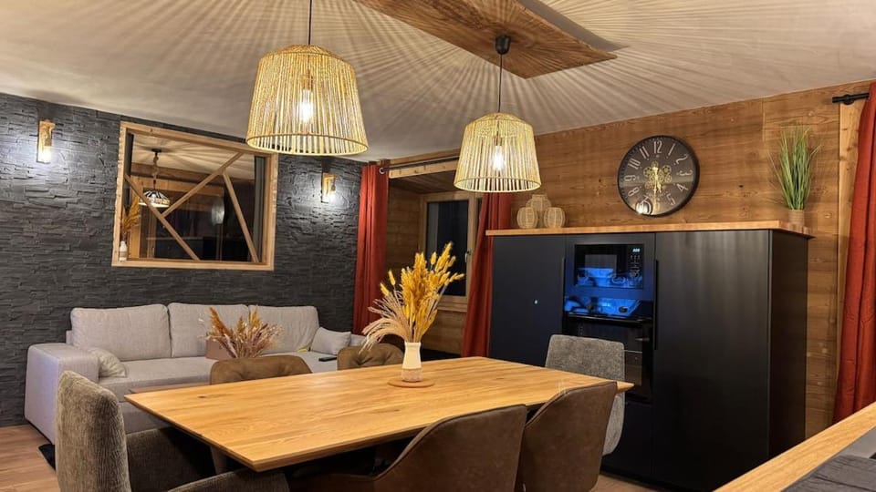 Kitchen or kitchenette, Living room, Dining area