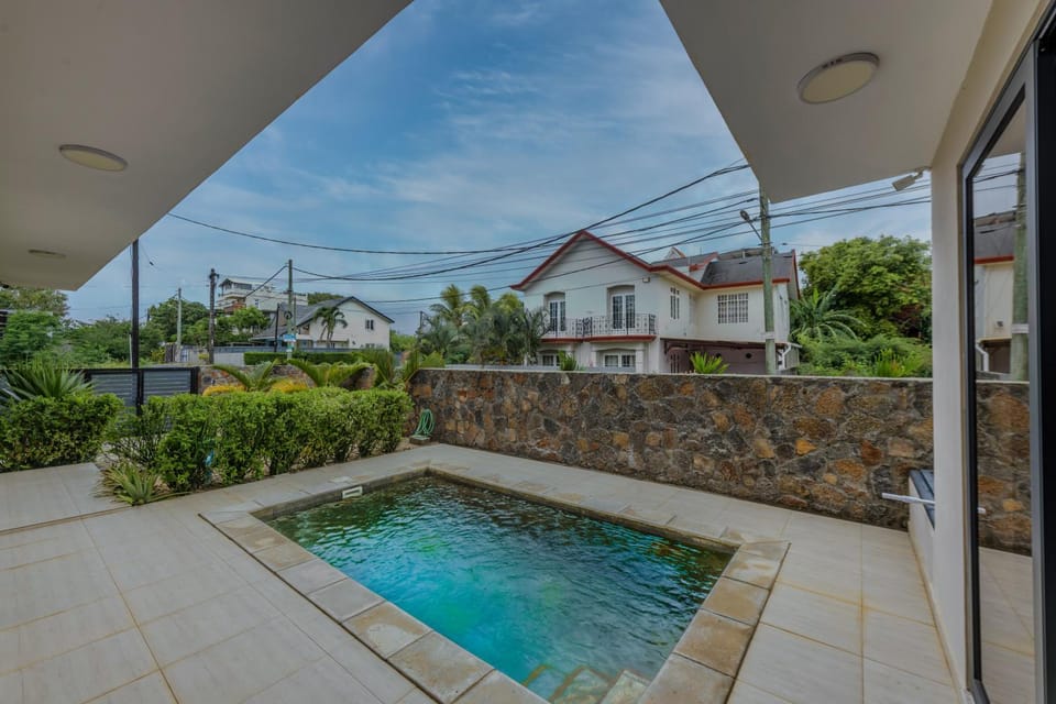 Swimming pool, Swimming pool