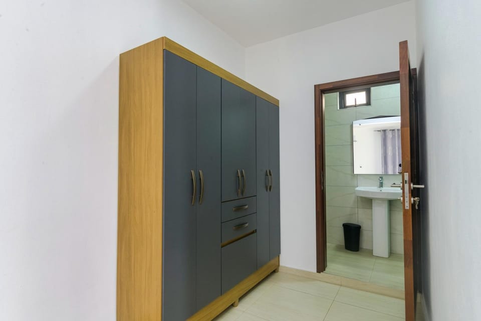 Bathroom, wardrobe
