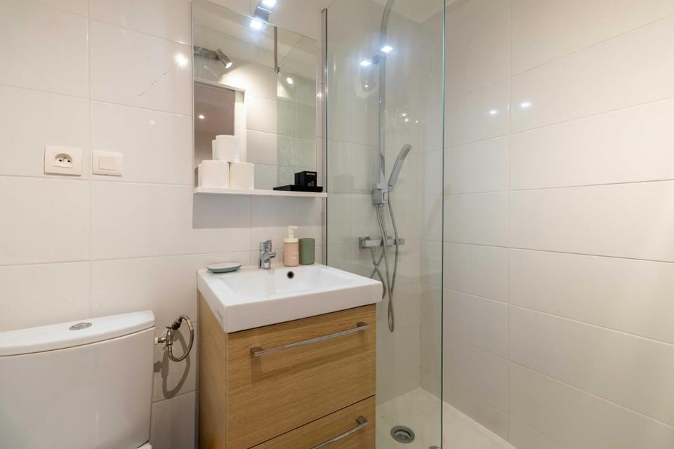 Shower, Toilet, Bathroom