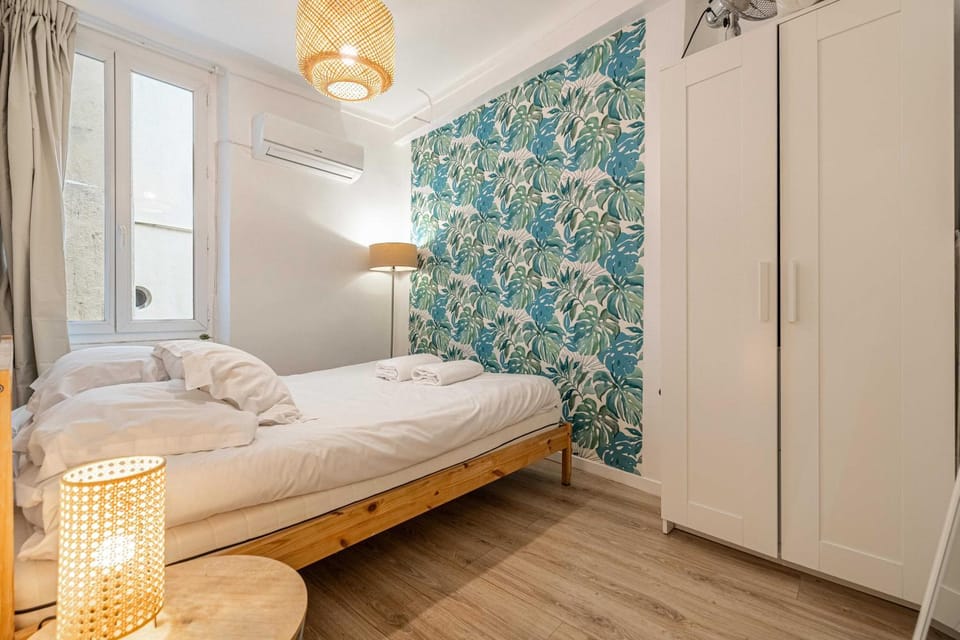 Bedroom, wardrobe