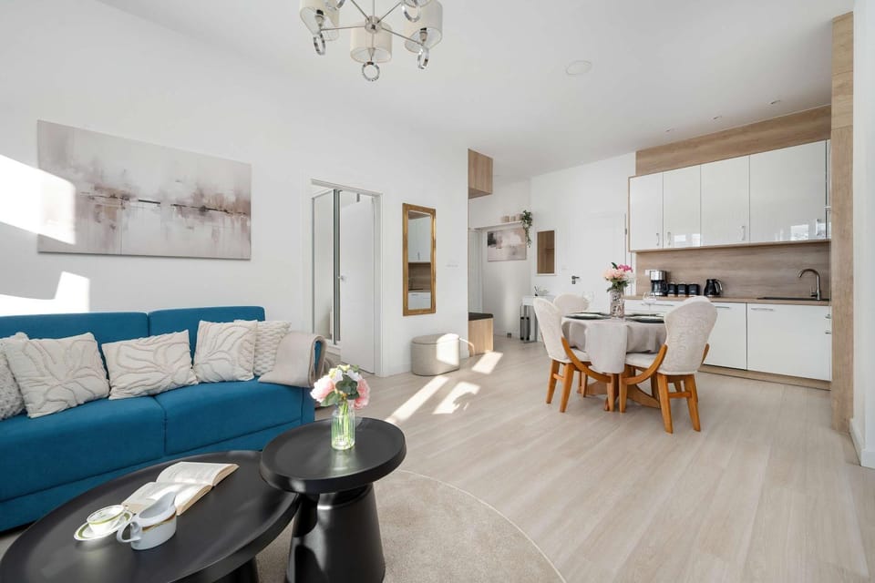 Kitchen or kitchenette, Seating area