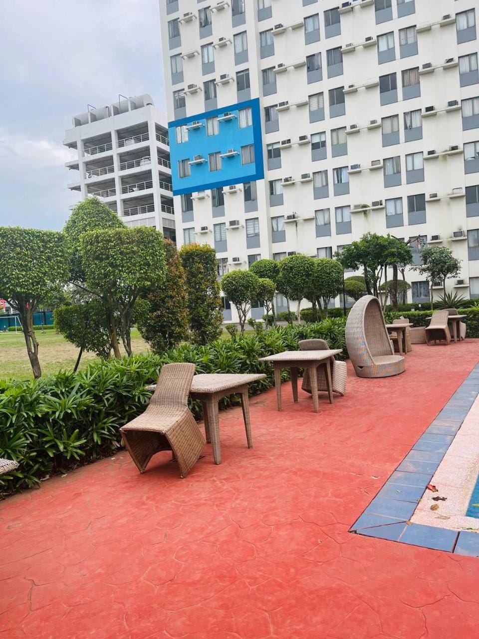 Swimming pool