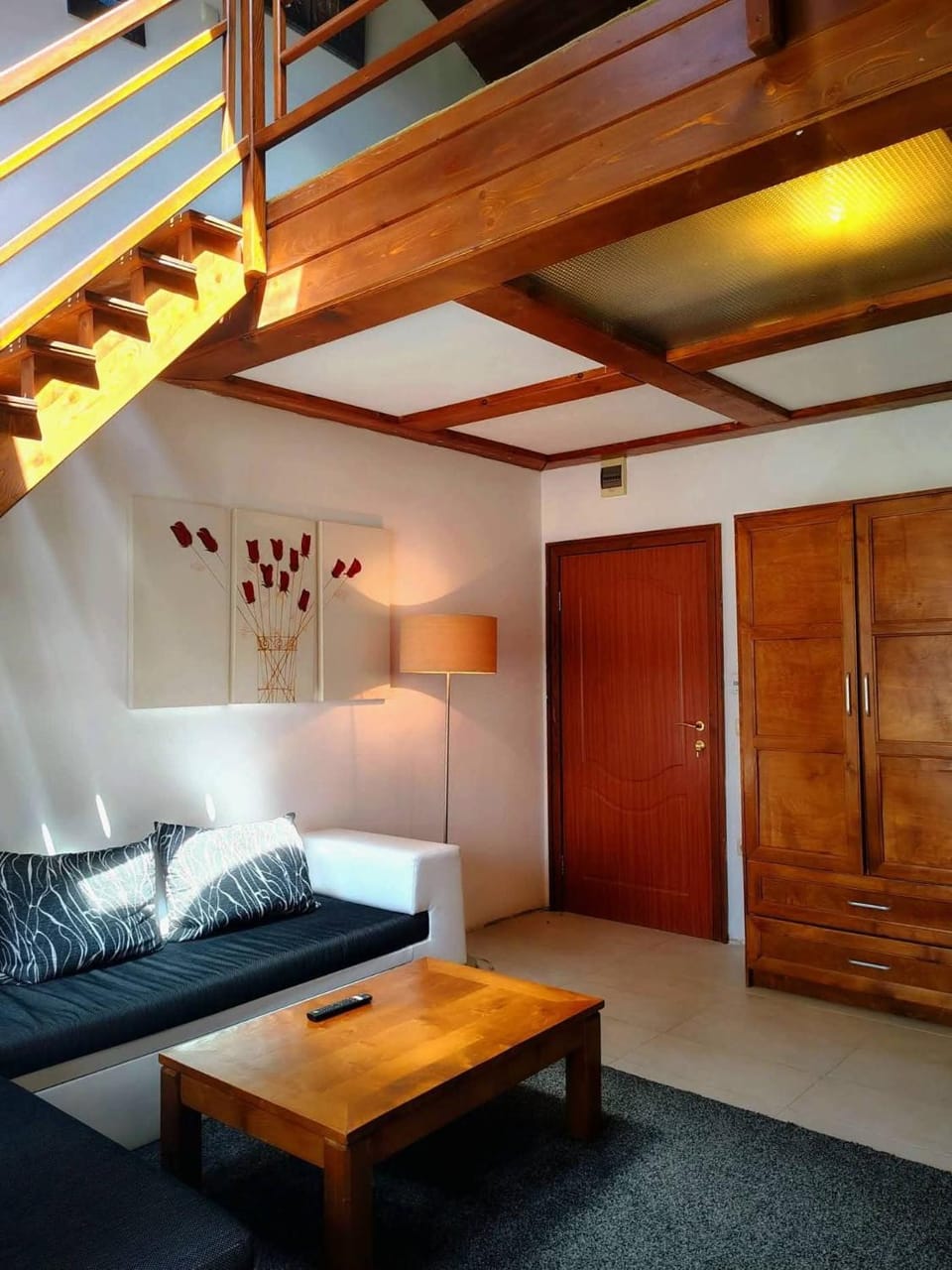 Bed, Bathroom, Living room, Photo of the whole room, Seating area, Bedroom, Mountain view, wardrobe