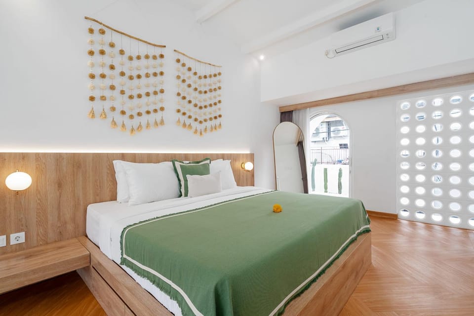 Bed, Photo of the whole room, Bedroom, air conditioner