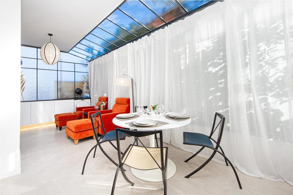 Living room, Seating area, Dining area