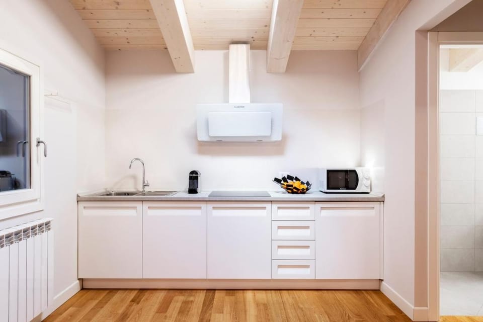 Kitchen or kitchenette, kitchen, kitchen
