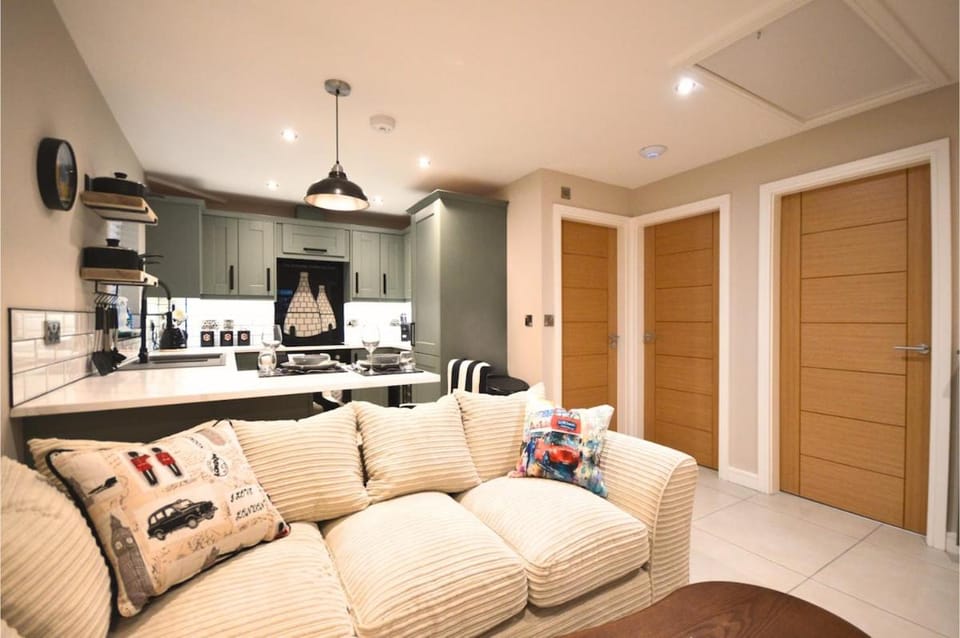 TV and multimedia, Living room, Dining area