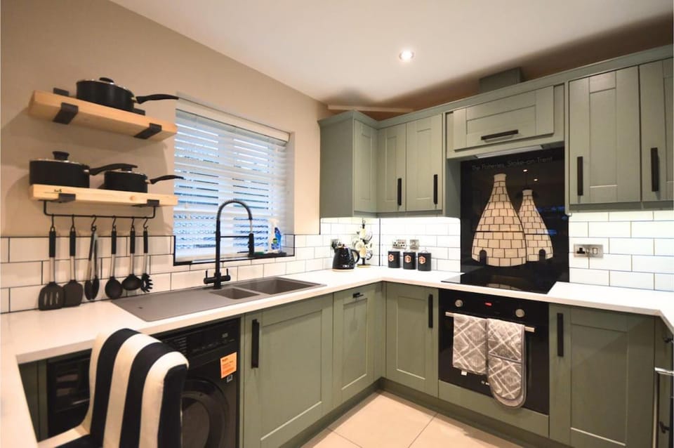 Dining area, kitchen