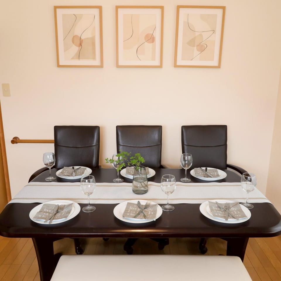 Dining area, heating, kitchen
