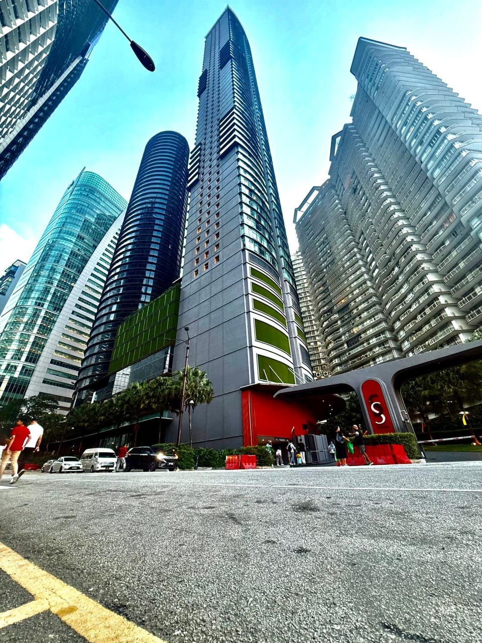 Property building, Day, City view, Location