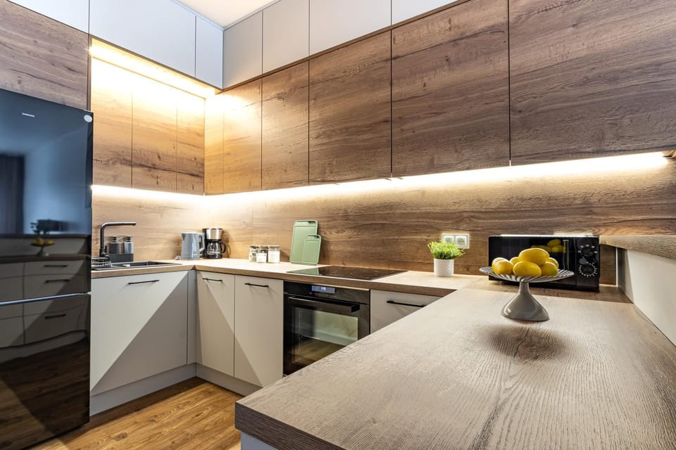 Kitchen or kitchenette, dishwasher, microwave