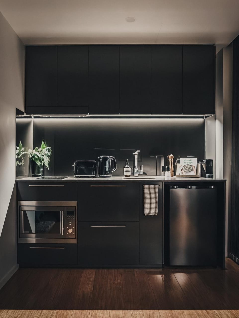 Night, kitchen