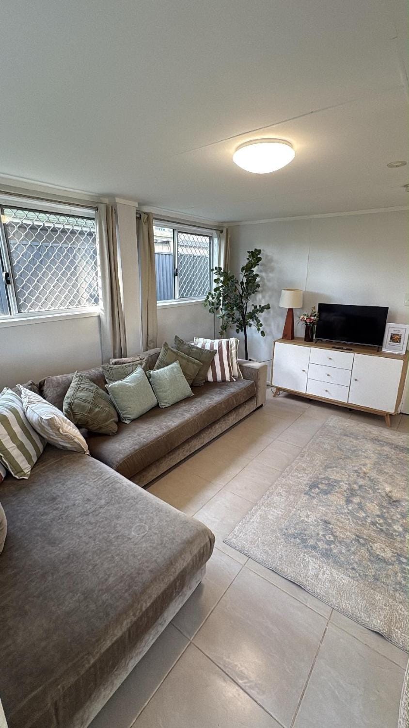 Family Friendly One Bedroom Studio House in Brisbane