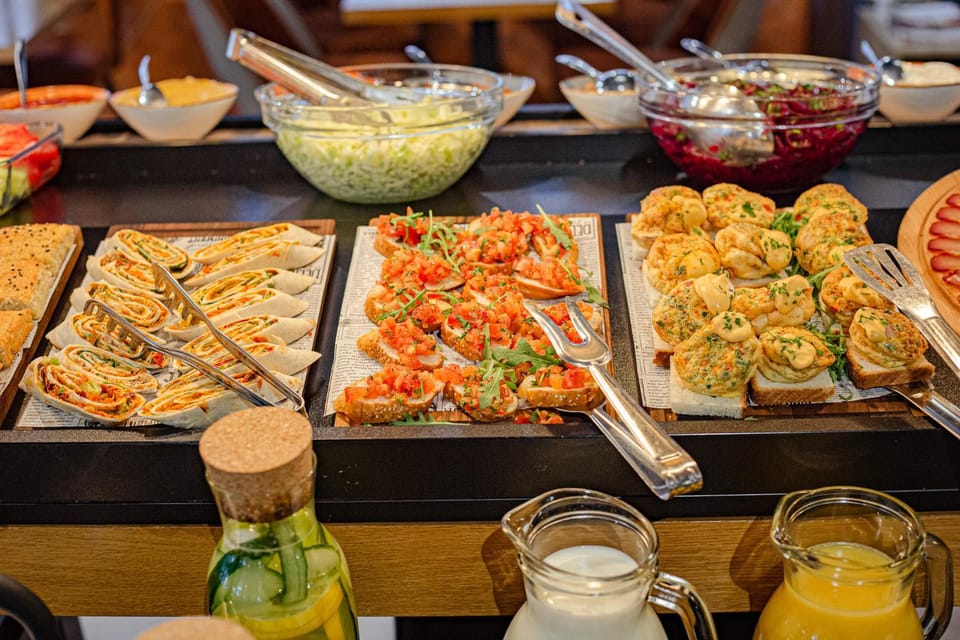 Food and drinks, Food, Buffet breakfast, Drinks