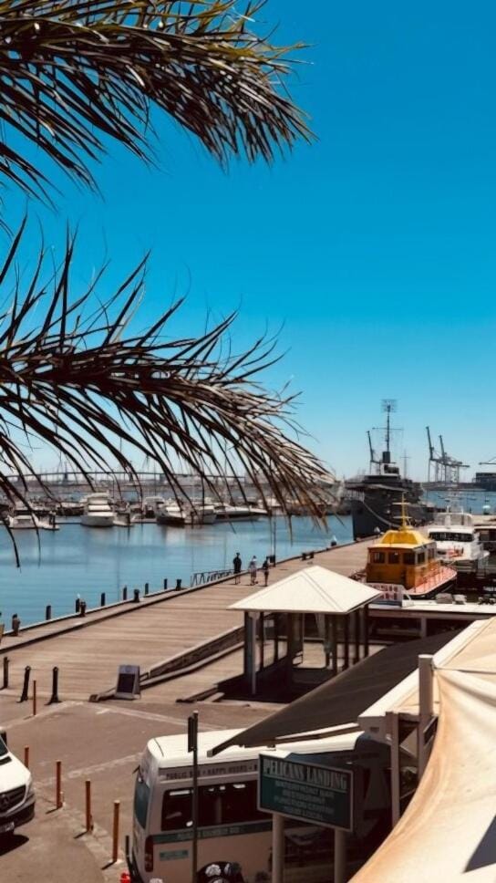 Elegant Waterfront Retreat Harbour & River Views Apartment in Williamstown