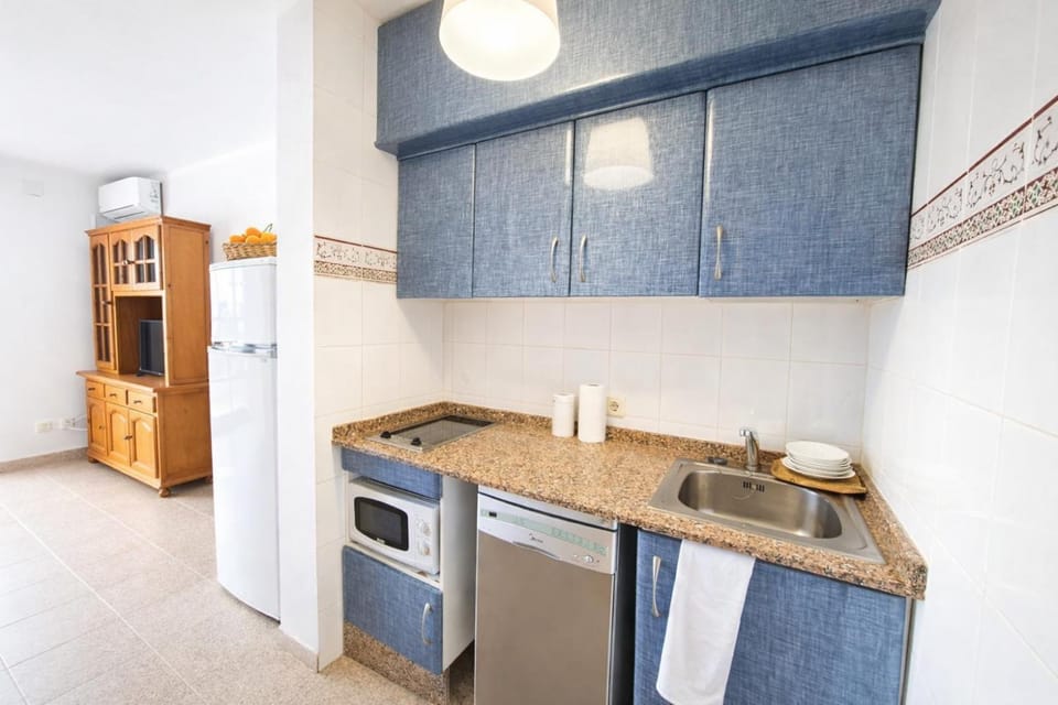 Kitchen or kitchenette, kitchen