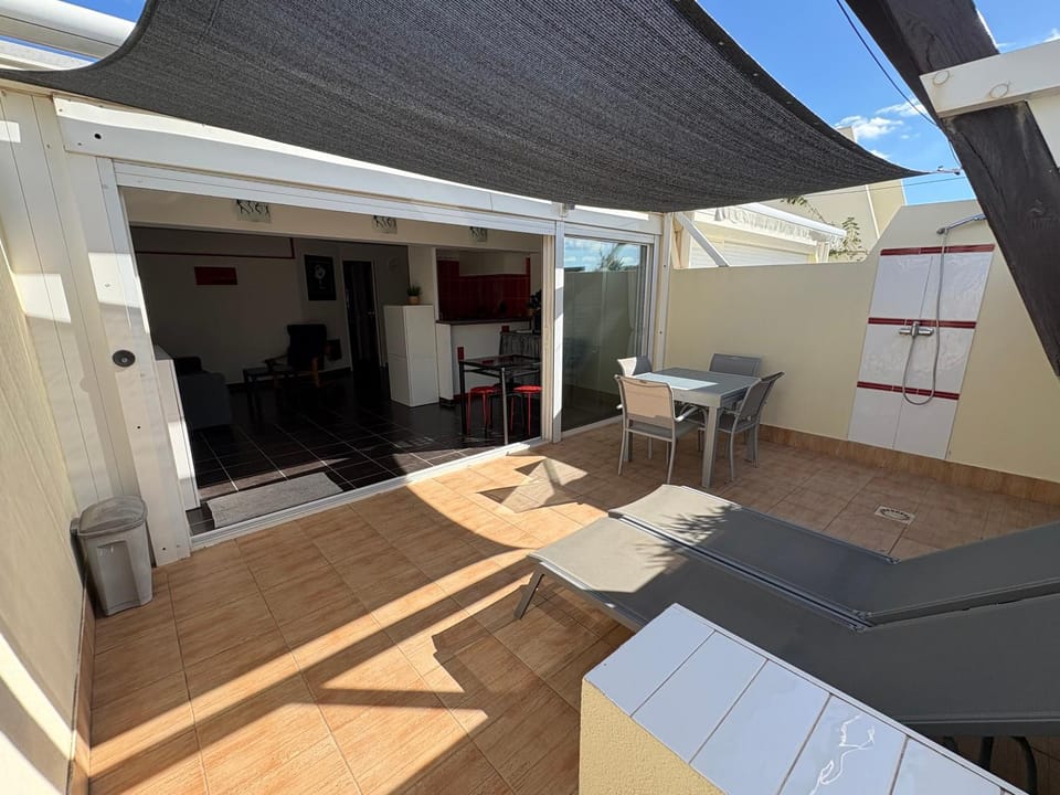 Patio, sunbed