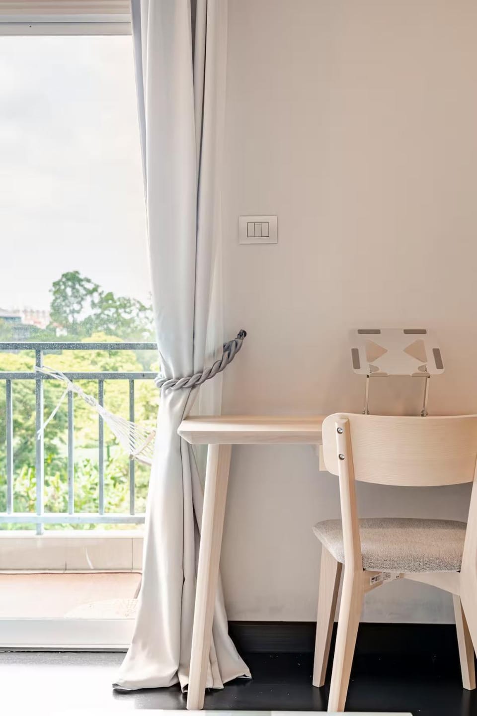 Relaxing 1BR near Maya with Cozy Living Space Apartment in Chiang Mai