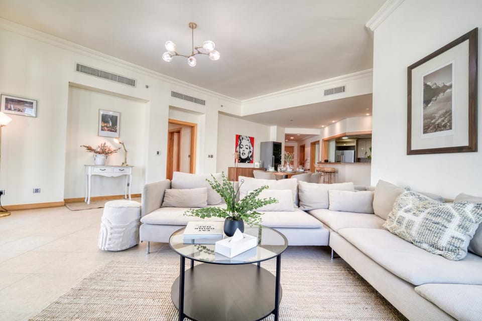 Shoreline 14, Al Hallawi, Palm Jumeirah - Mint Stay Apartment in Dubai