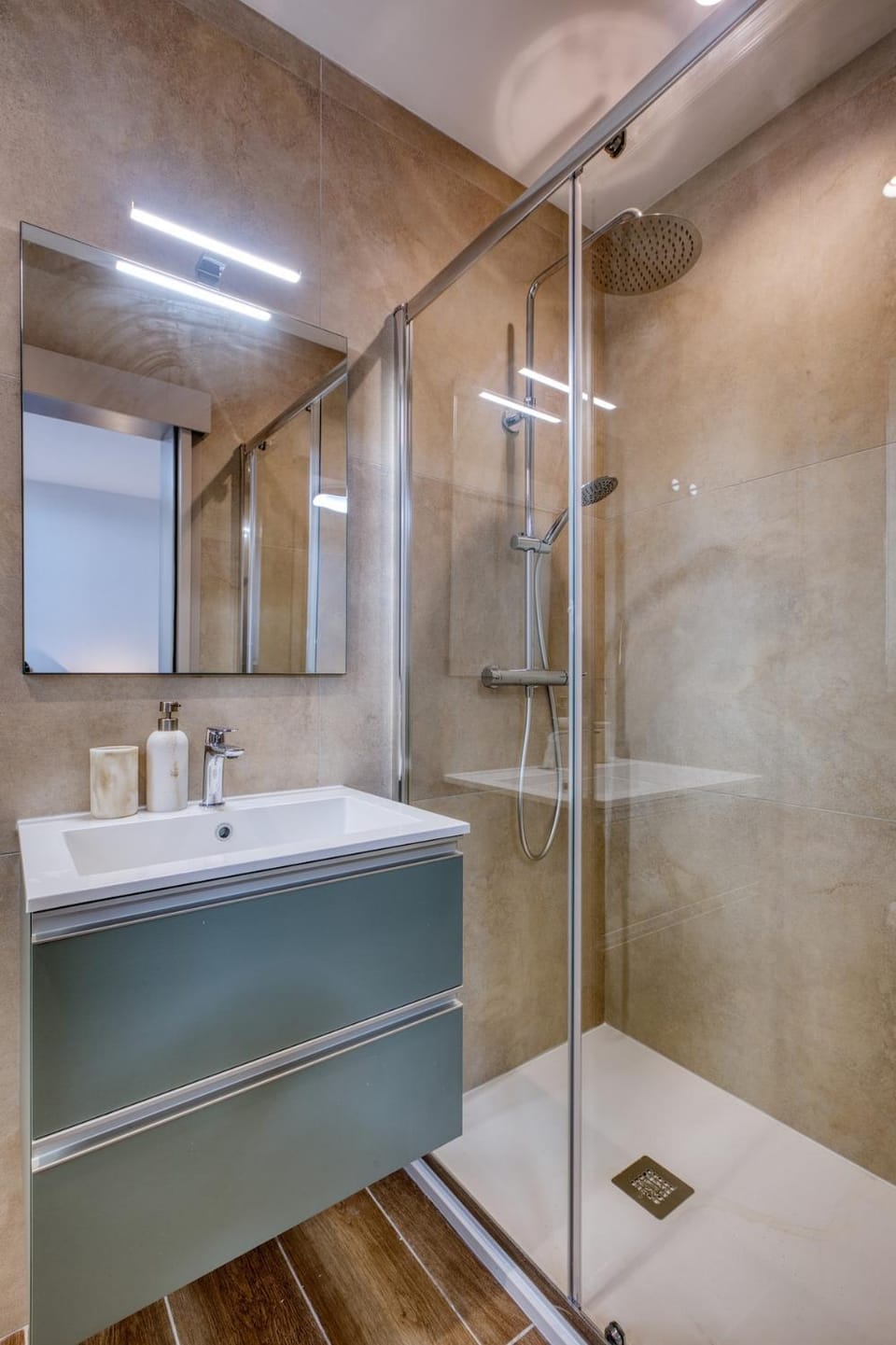 Deluxe 3BR Seafront Apartment Apartment in Saint Paul's Bay