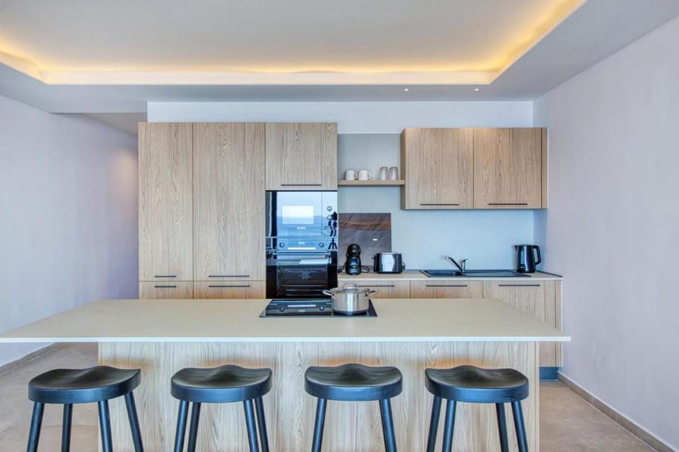 Deluxe 3BR Seafront Apartment Apartment in Saint Paul's Bay