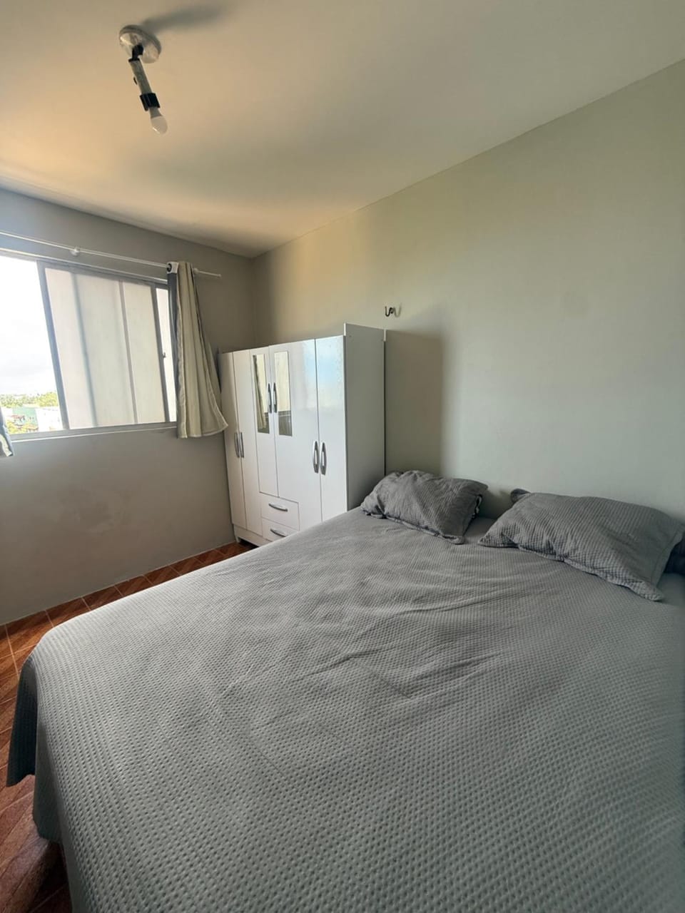 Apartamento completo com vaga de garagem a 200 metros da praia Apartment in Fortaleza