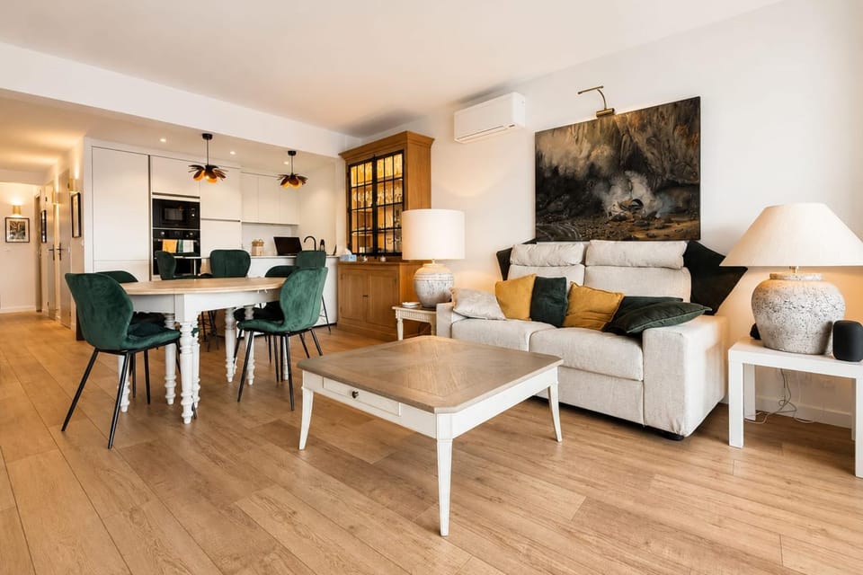 Central and premium apartment with terrace & sea view Apartment in Cannes