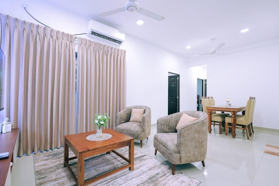 TV and multimedia, Living room, Seating area, Dining area, air conditioner