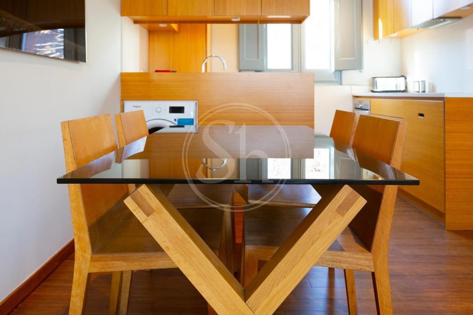Kitchen or kitchenette, Living room, Dining area, stove