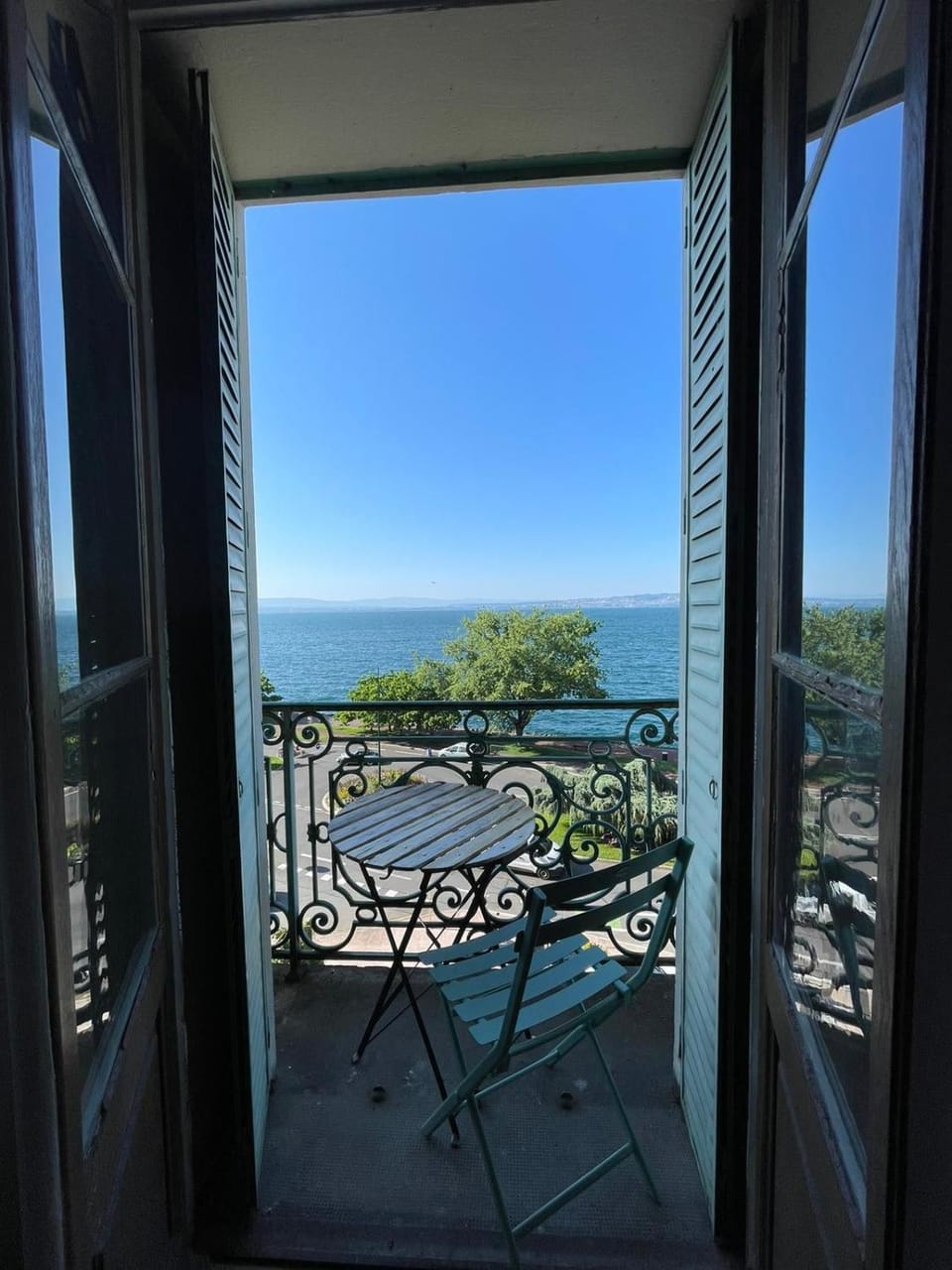 Le Chaplin face au lac Léman Apartment in Évian-les-Bains