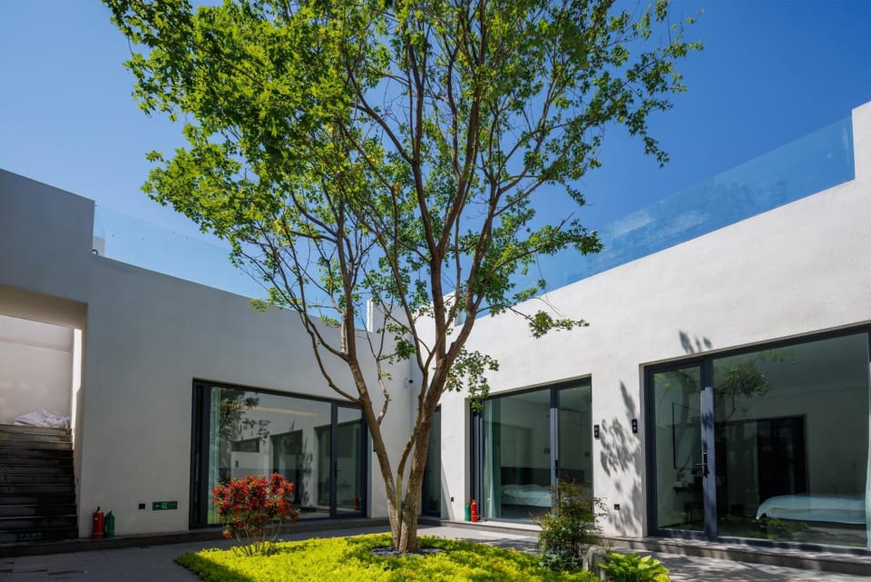 Property building, Patio, Spring, Garden, View (from property/room), View (from property/room), Balcony/Terrace, Garden view, Inner courtyard view
