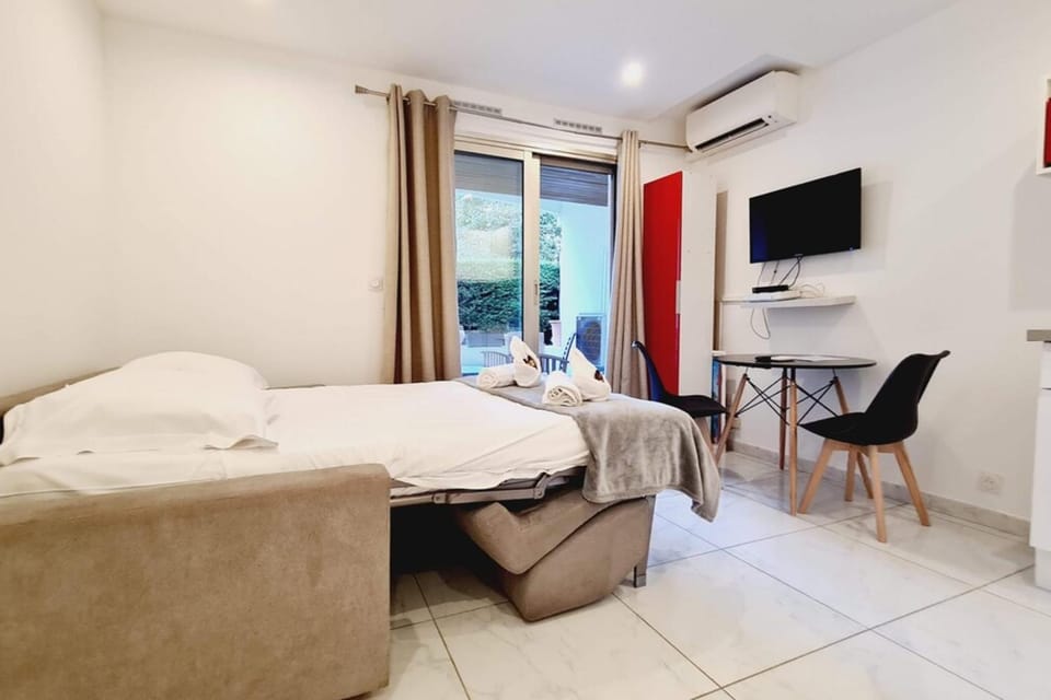 Charming studio with terrace Apartment in Cannes