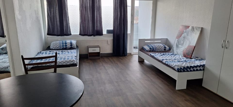 Ganze Wohnung in Wülfrath mit Balkon 4 Gäste Apartment in Wuppertal