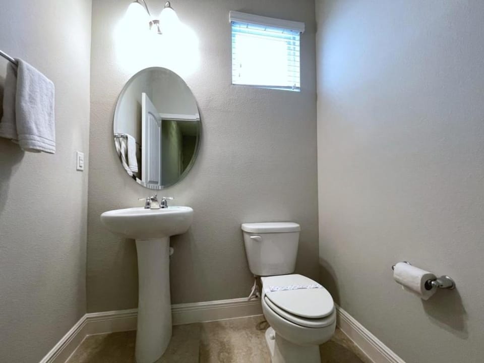 Crisp & Pristine Pool & Spa & Game Room Home! home House in Four Corners