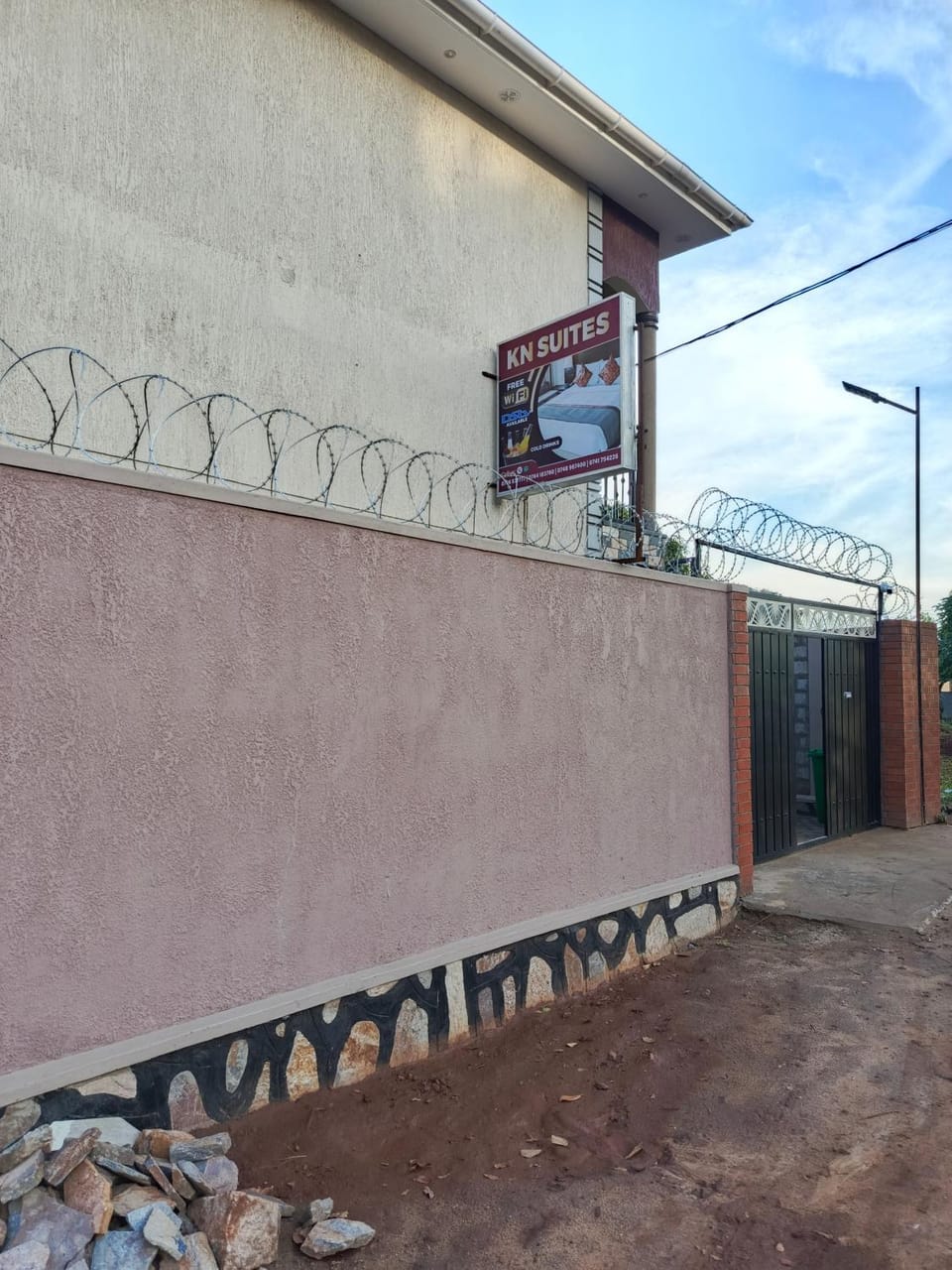 KN SUITEs GUEST HOUSE Bed and Breakfast in Uganda