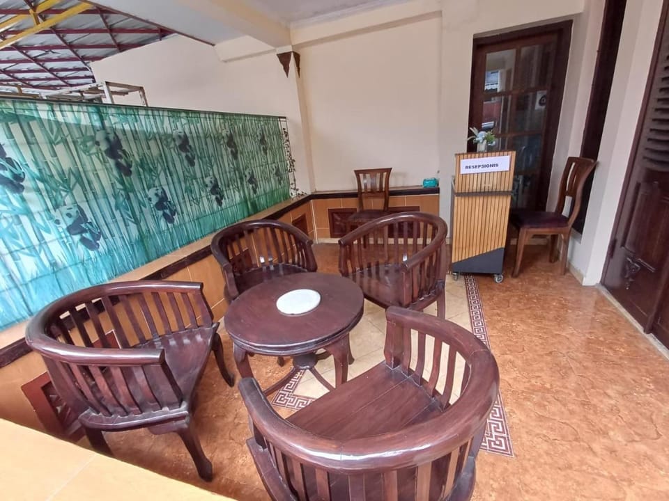 Property building, Seating area, Guests