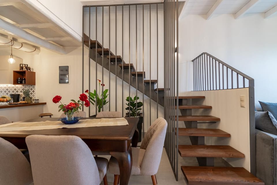 Communal lounge/ TV room, Kitchen or kitchenette, Living room, Seating area, Dining area